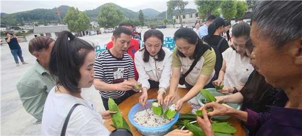2023-6-21  貴州陽光產權交易所開展我們的節日·端午節主題實踐活動暨鄉村振興調研活動9.jpg